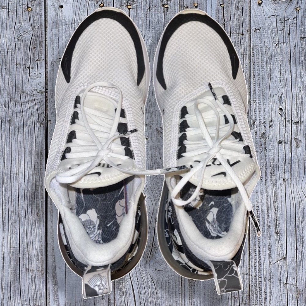 White & Black Nike Air270's